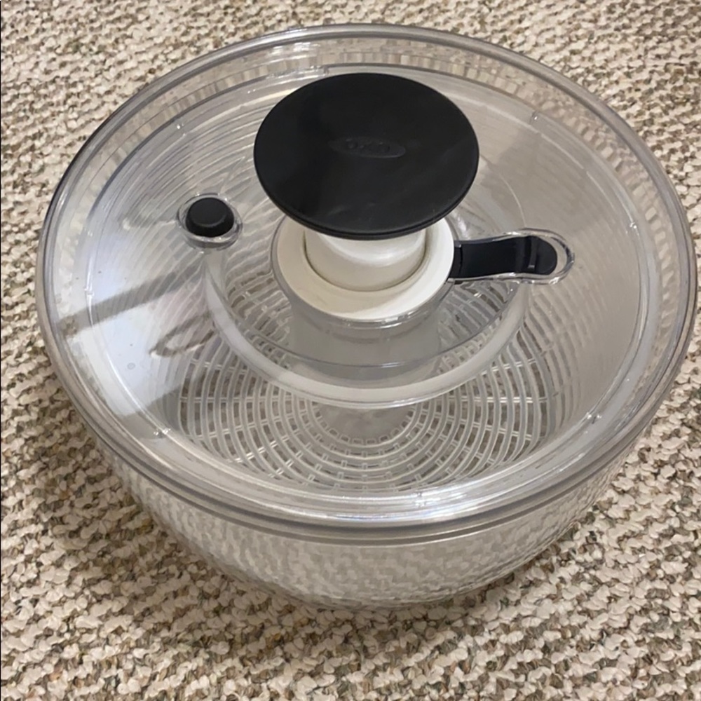 OXO salad spinner